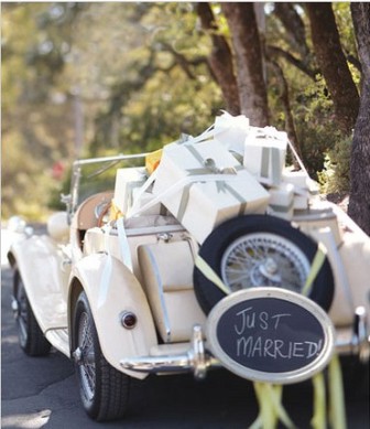 Just-Married-Vintage-Car