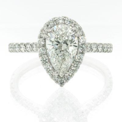 pear-shaped-diamond-engagement-rings