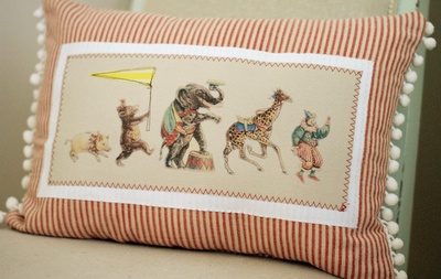 vintage-circus-pillow